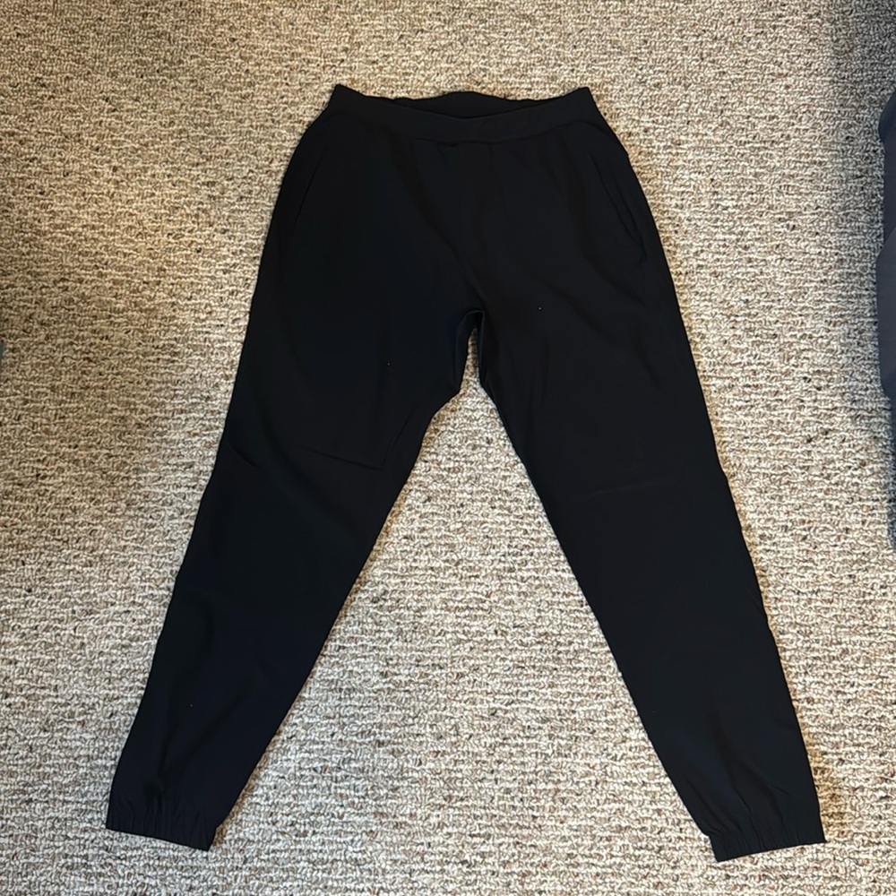 Lululemon Surge Jogger in Black Size M